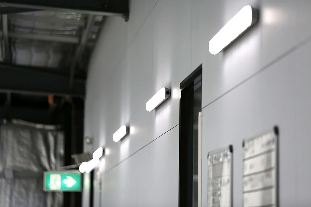 Cpommercial-lighting-LED-battesn-and-wall-mounted Cpommercial-lighting-LED-battesn-and-wall-mounted